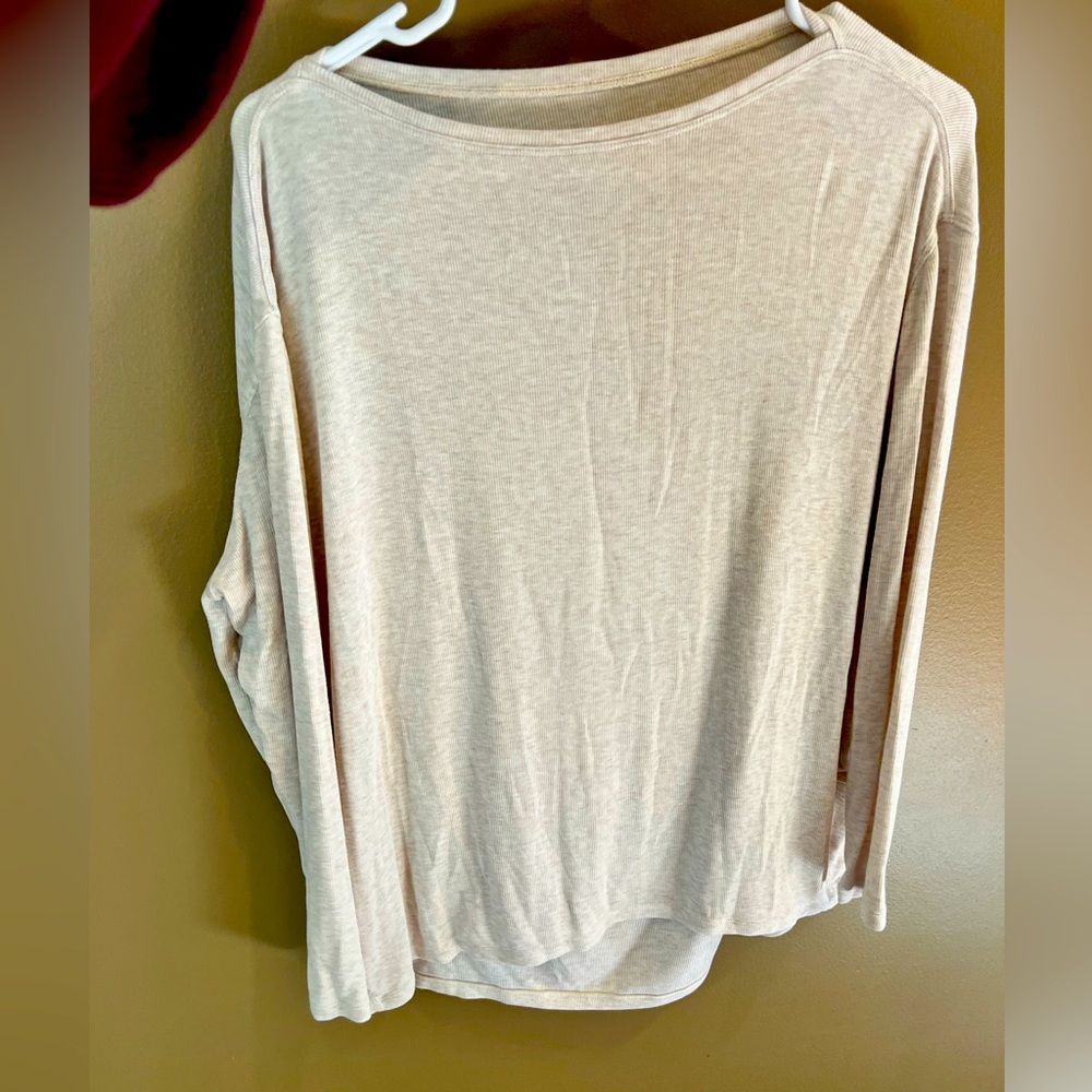 Lululemon Back in Action ribbed shirt